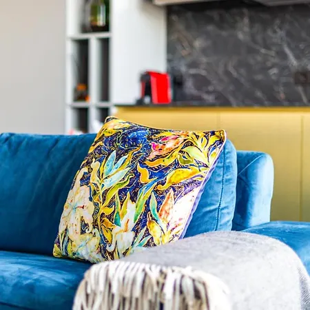 Indigo Apartment *